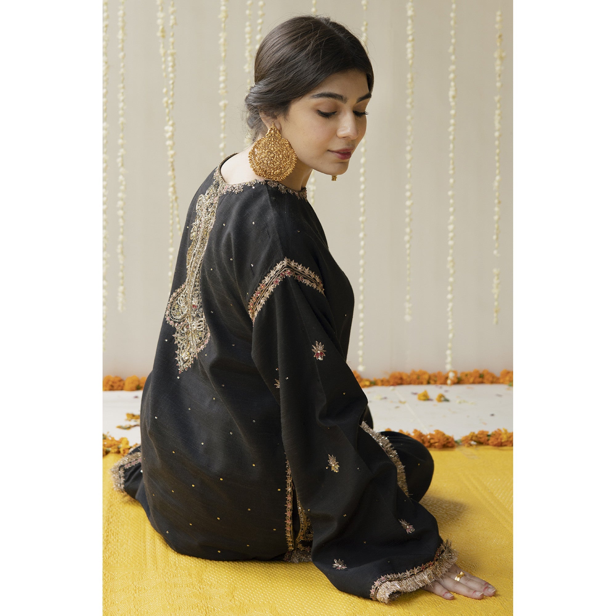 BLACK OUTFIT | ZARI-FORMAL | DYOT