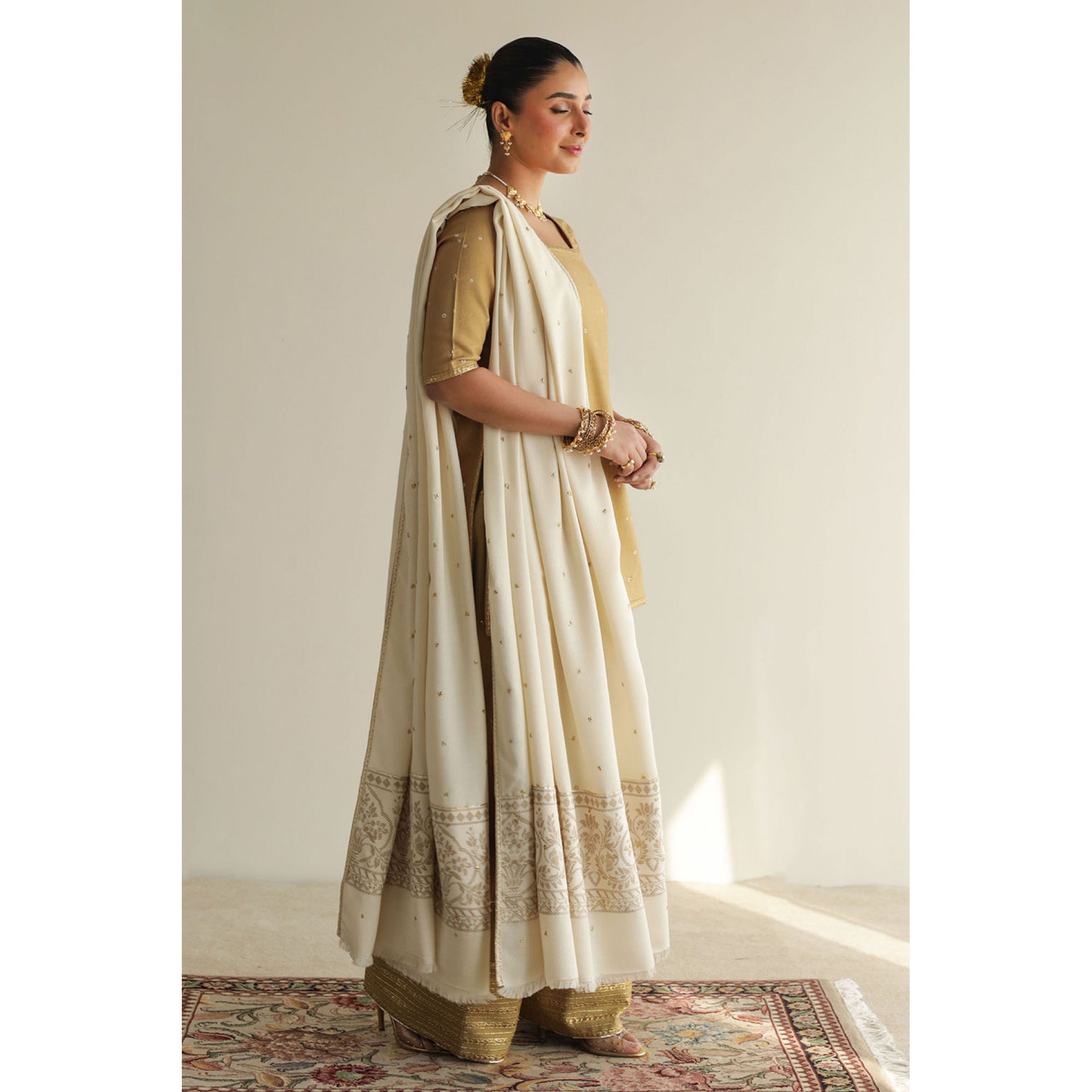 GOLDEN YELLOW OUTFIT | FALL/WINTER III 25 | DYOT