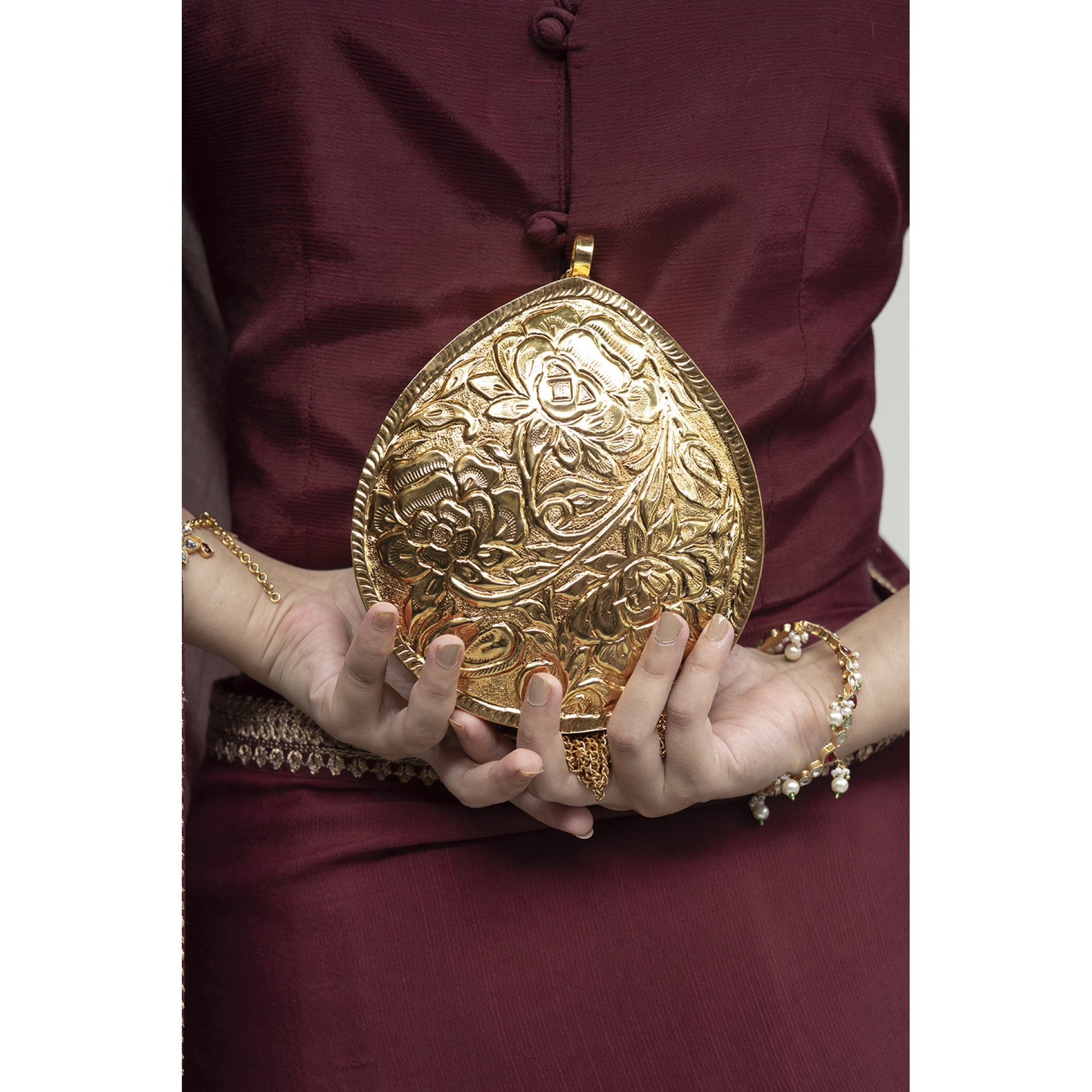 OVAL (CLUTCH) | DYOT | ACCESSORIES (RTS)