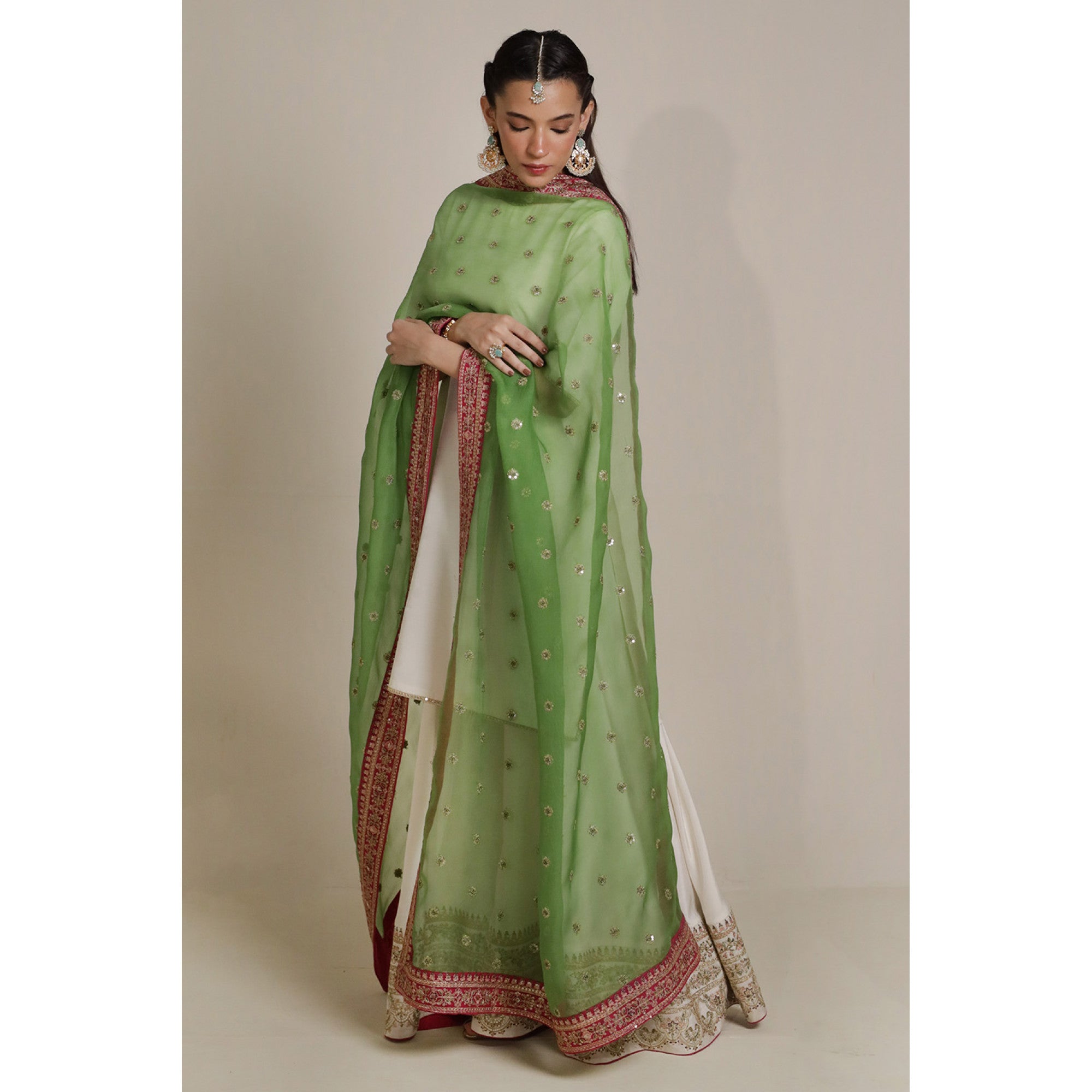 WHITE OUTFIT (ONLY DUPATTA) | DYOT