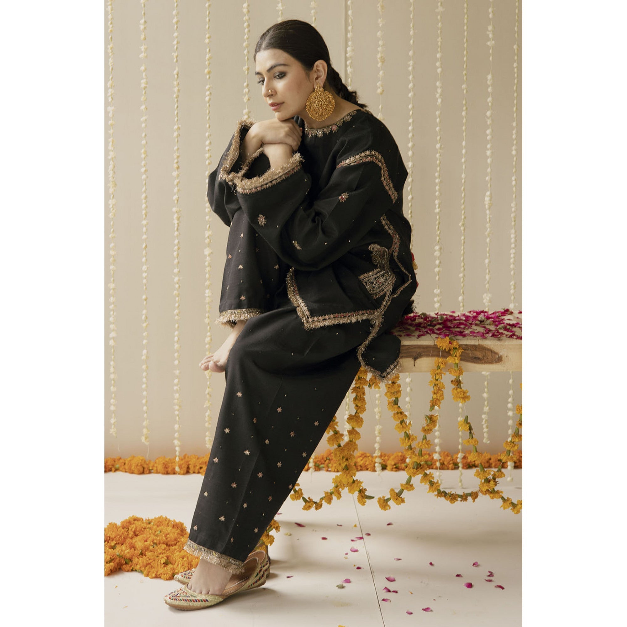 BLACK OUTFIT | ZARI-FORMAL | DYOT