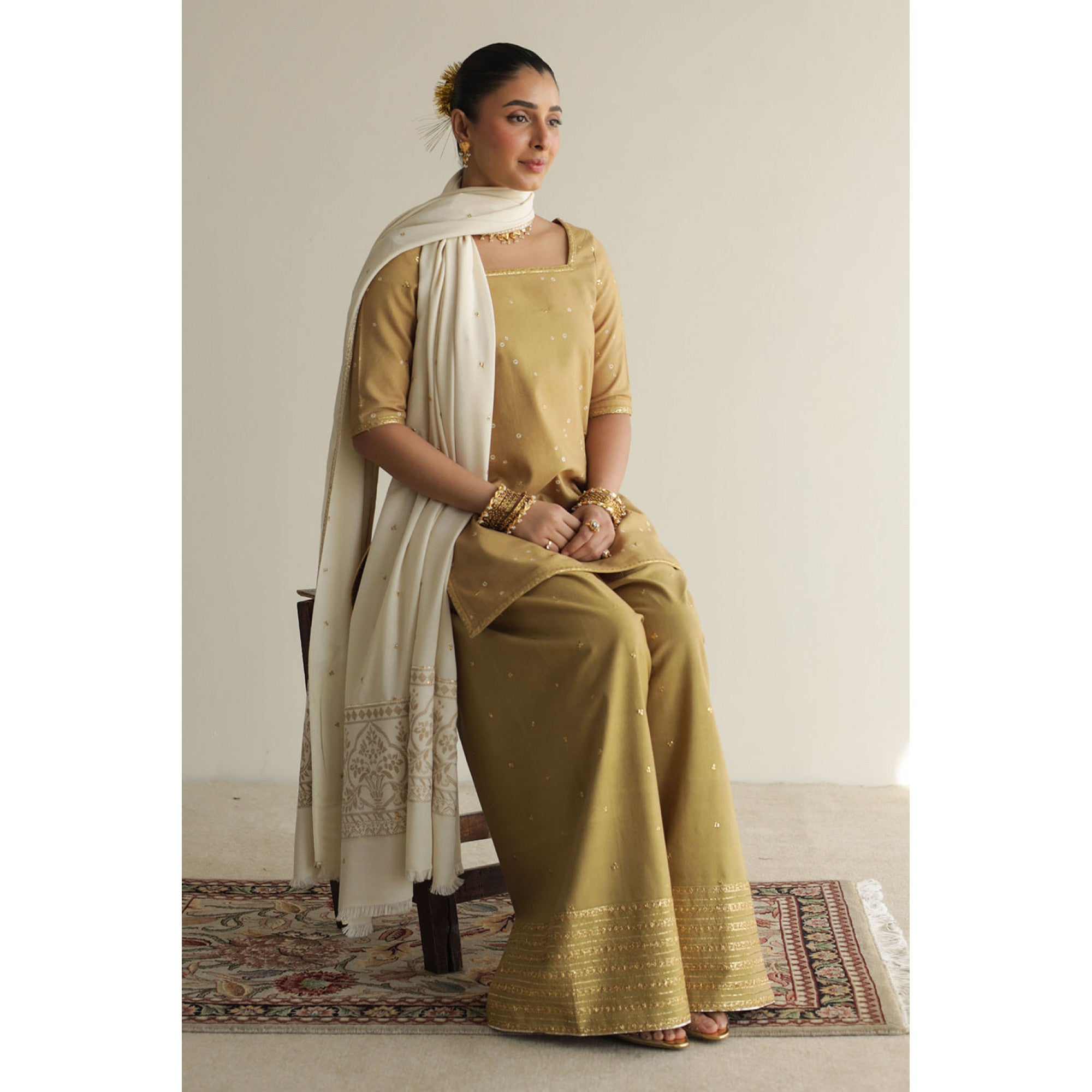GOLDEN YELLOW OUTFIT | FALL/WINTER III 25 | DYOT