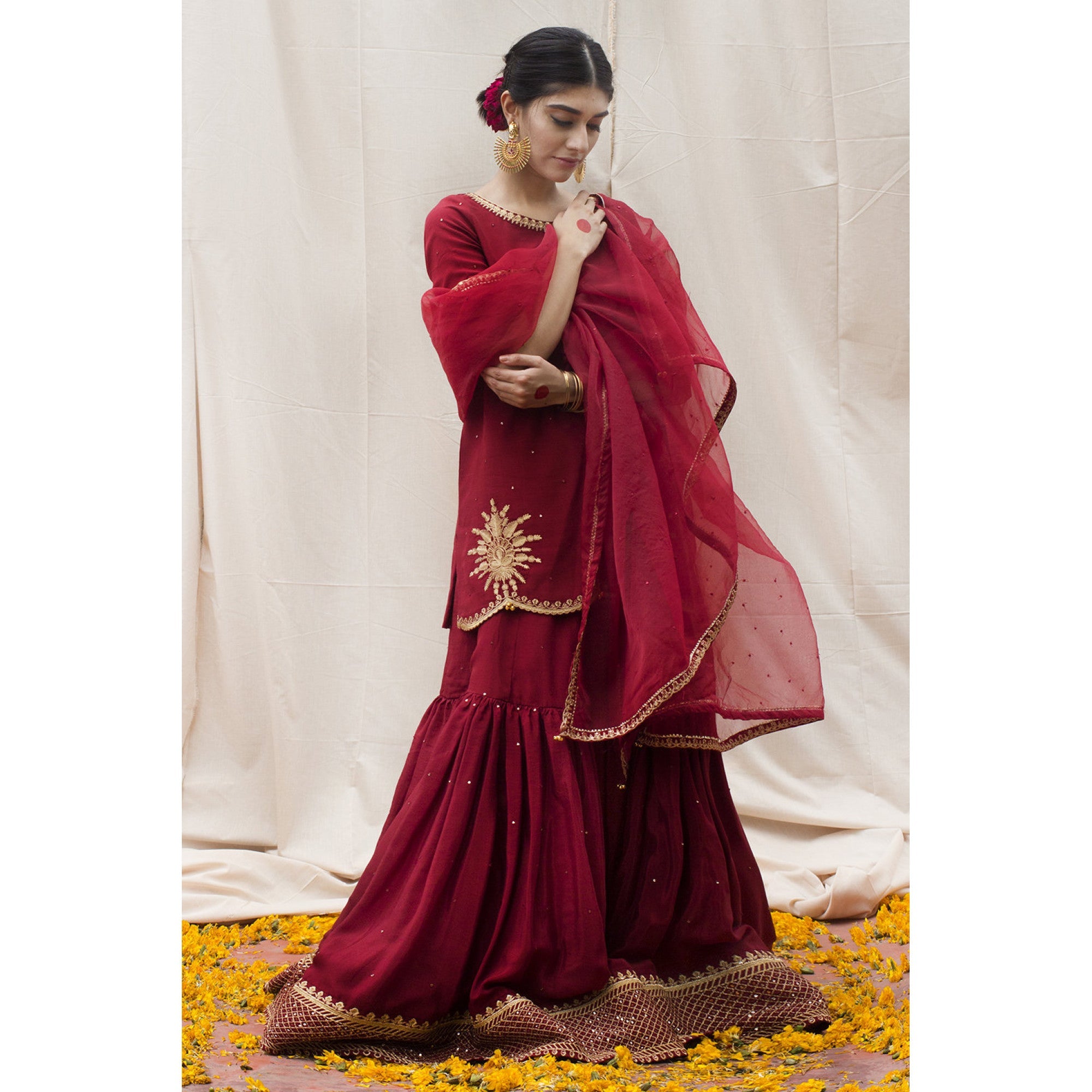 RED OUTFIT | ROSHANAY '23  | DYOT